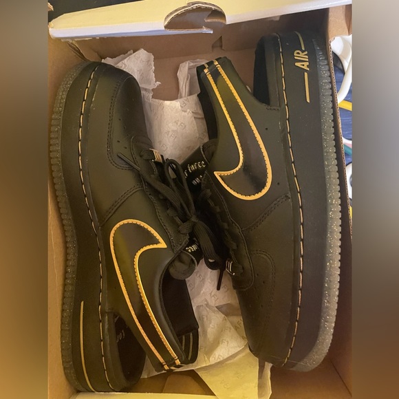 New In Box Nike Air Force One VTF Gold and Black slingback - Picture 2 of 10